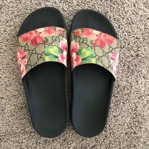 Gucci blossom sides size 8